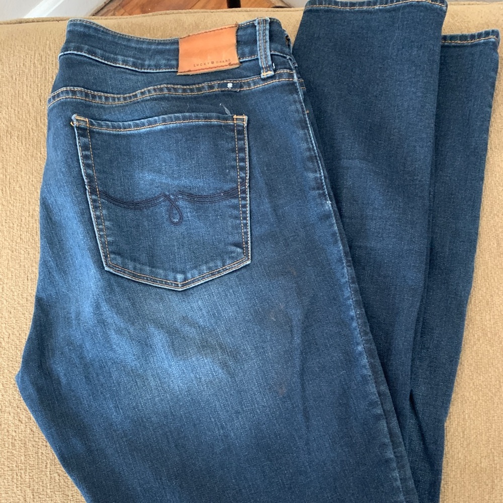 14/32 Lucky Brand Skinny Jeans